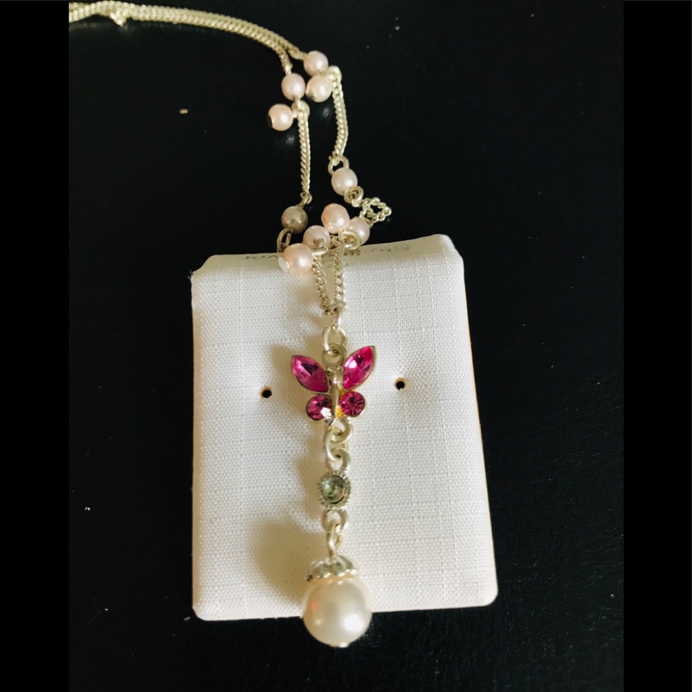 Pendant pearl butterfly necklace